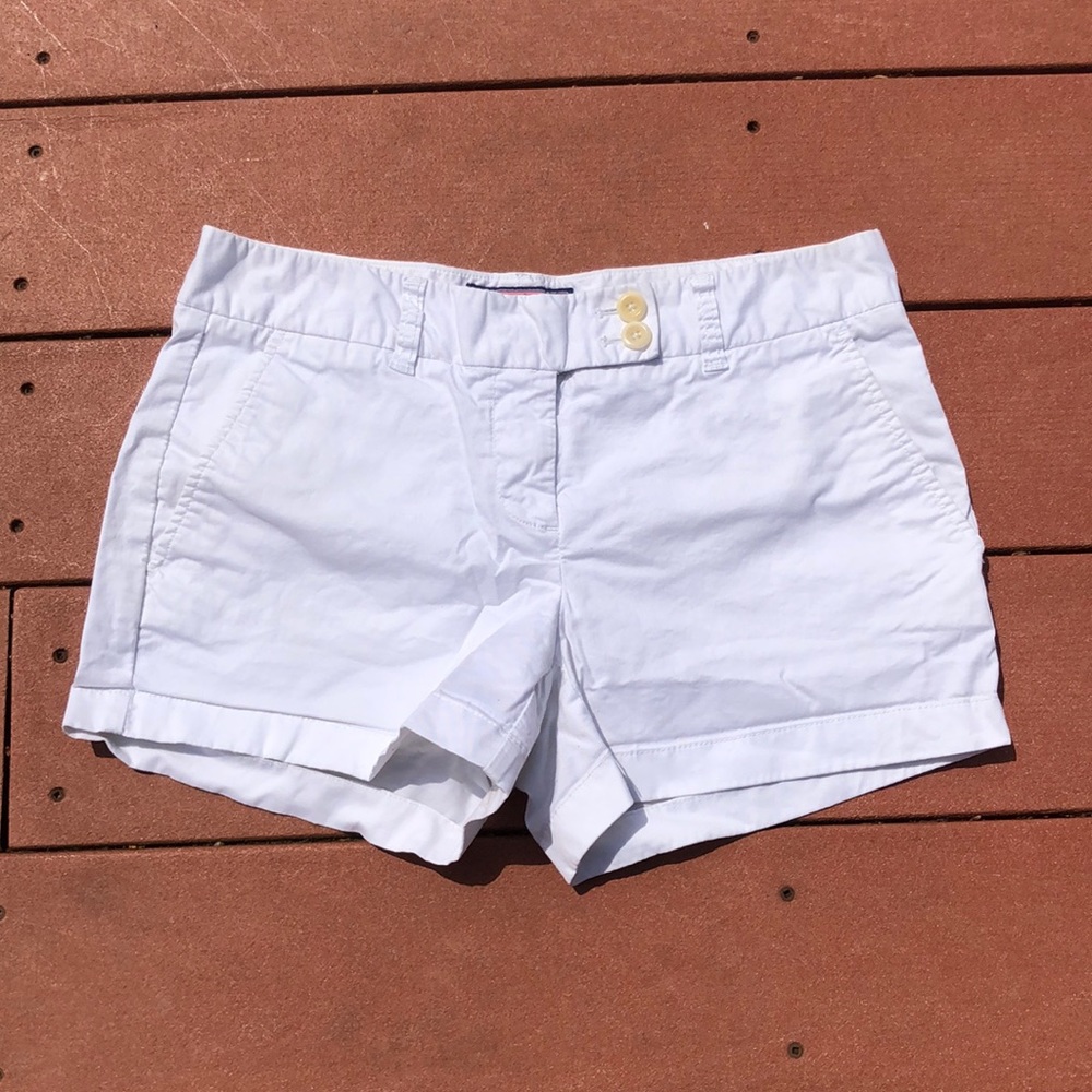 Vineyard Vines white shorts